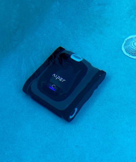 Leave your robotic pool cleaner
